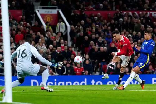 Ronaldo ghi bàn đẹp mắt giải cứu MU khỏi thất bại trước Chelsea