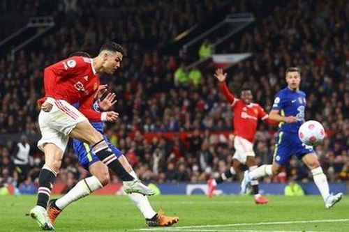 Ronaldo giật lại 'một điểm danh dự' cho Man.United