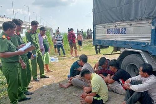Trà Vinh: Bắt nhóm đối tượng trộm hơn 300 cái lú của ngư dân