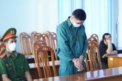 Thanh niên 17 tuổi 'giở trò' với 2 thiếu nữ quen qua MXH lãnh 14 năm tù