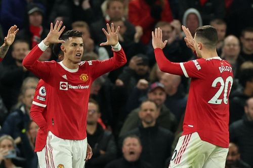 Ronaldo lập công, Man Utd thoát thua trước Chelsea