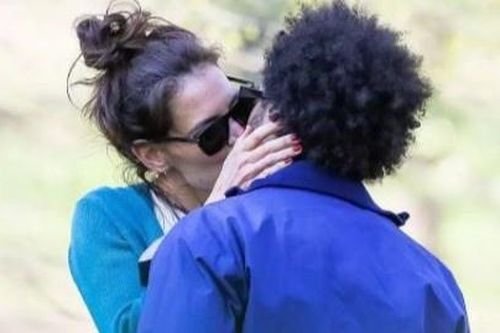 Katie Holmes công khai bạn trai kém 11 tuổi
