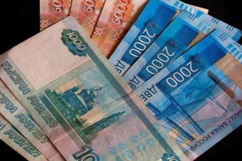 Đồng rúp Nga tăng vọt lên mức cao nhất hơn 2 năm so với euro