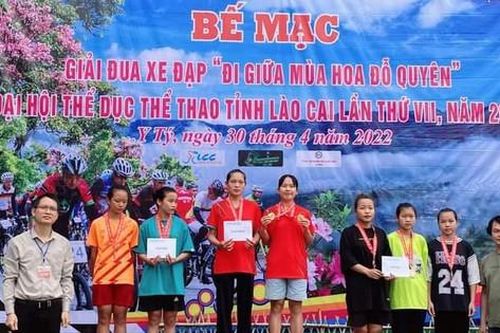 Hấp dẫn Giải đua xe đạp địa hình 'Đi giữa mùa hoa đỗ quyên' năm 2022