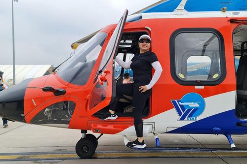 Những du khách đầu tiên 'Ngắm TP Hồ Chí Minh từ trên cao bằng máy bay trực thăng'