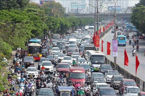 Cửa ngõ Thủ đô ùn tắc kéo dài trong ngày đầu kỳ nghỉ lễ 30/4 - 1/5