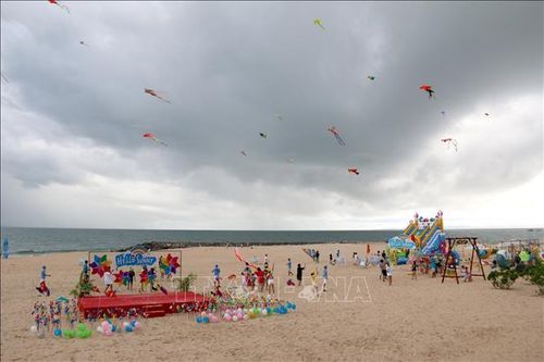 Đặc sắc lễ hội thả diều trên bãi biển Phan Thiết