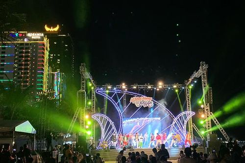 Đà Nẵng: Khai trương bãi biển đêm Mỹ An