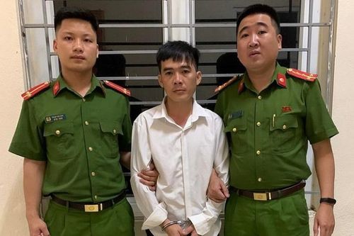 Ham vui về quê nhà người yêu chơi, kẻ trốn truy nã 6 năm bị công an 'tóm sống'
