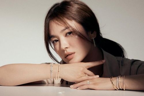 Song Hye Kyo tốt tính thế nào mà được các nam đồng nghiệp yêu mến?