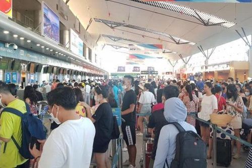 Hành khách tăng vọt dịp nghỉ lễ 30/4 - 1/5, Bộ Giao thông vận tải đề nghị nâng cao chất lượng vận tải, đảm bảo an toàn