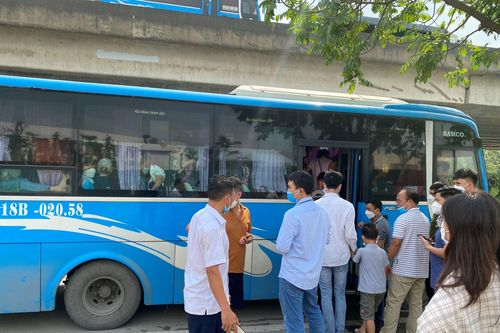 Xử phạt nhiều xe khách nhồi nhét khách dịp nghỉ lễ