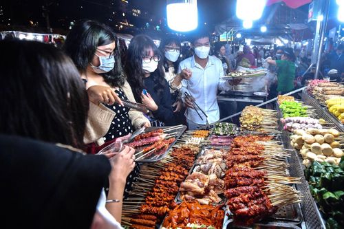 Tiểu thương chợ Đà Lạt: 'Mưa nhiều nên khách đến cũng giảm'