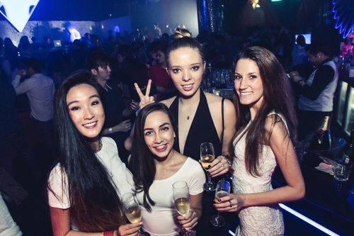 Khủng hoảng nhân sự ngành nightlife ở Singapore