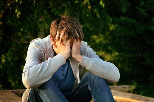 Cha mẹ phải là 'tấm khiên, liều thuốc giải' đầu tiên ngăn con tự tử