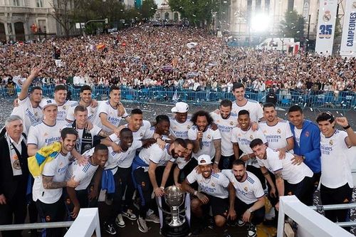 Real Madrid diễu hành hoành tráng ăn mừng chức vô địch La Liga
