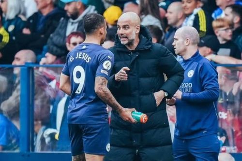 Pep Guardiola: Premier League tùy thuộc vào Man City, không sức ép Liverpool
