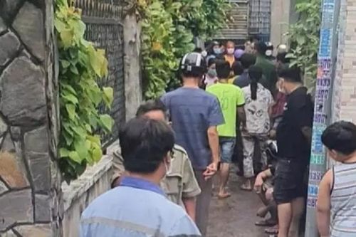 Mâu thuẫn chuyện về quê nghỉ lễ, chồng rút dao đâm vợ tử vong