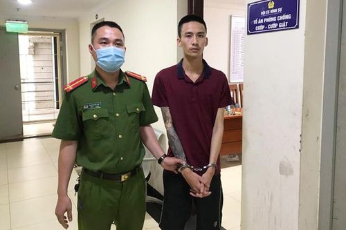 Lên mạng học cách đánh tráo điện thoại, cướp 450 triệu đồng