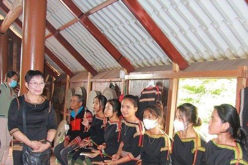 Độc đáo lễ chúc sức khỏe của người Ê Đê