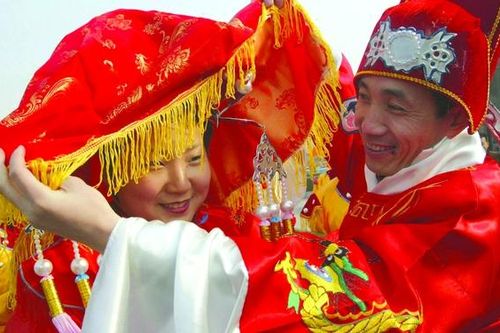 Trung Quốc: Tiền sính lễ tăng cao, đàn ông khó lấy vợ