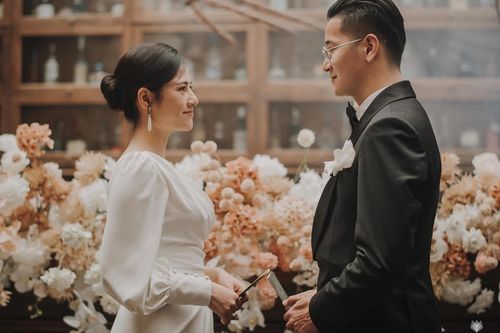 Ngắm ảnh cưới của Việt Hoa 'Hương vị tình thân'