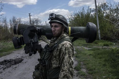 Lớp học bắn tên lửa Javelin cấp tốc ở tiền tuyến Ukraine