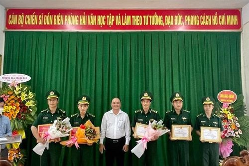 Quận Liên Chiểu khen thưởng lực lượng BĐBP về thành tích phá án