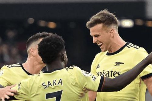 Arsenal đe dọa vị trí của Chelsea