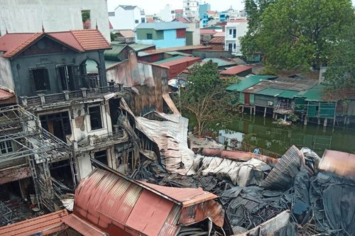 Vụ cháy xưởng ga, gối: Chủ nhà bất lực nhìn 2,5 tỷ đồng tiền mặt tan thành tro