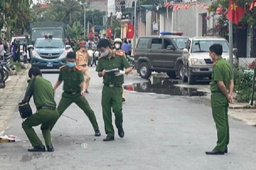 Rủ người đến cà khịa gây hấn, người đàn ông bị chủ nhà đâm tử vong