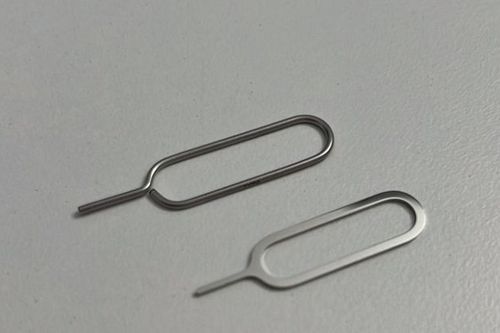 Tranh cãi cây lấy sim của Apple có giá gần 100.000 đồng