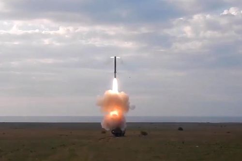 Tên lửa siêu thanh Nga tấn công kho vũ khí phương Tây tại Ukraine