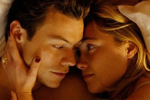 Khán giả sốc với cảnh phim 18+ của Harry Styles