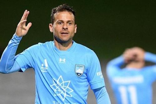 Sau trận thua HAGL, tiền đạo của Sydney FC tuyên bố giải nghệ