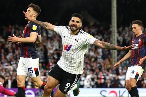 Fulham trở lại Ngoại hạng Anh nhờ siêu tiền đạo ghi 43 bàn