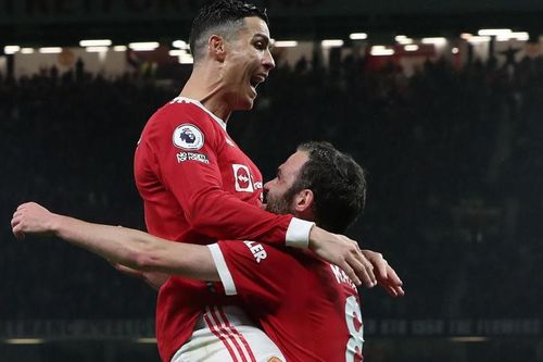 Ronaldo tuyên bố nóng tương lai sau khi lập kỷ lục cùng MU