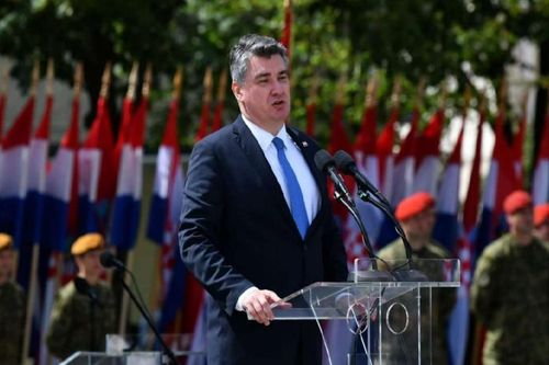 Tổng thống Croatia thừa nhận mua 12 máy bay Rafale của Pháp là 'sai lầm'