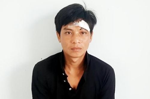 An Giang: Bắt kẻ đòi giết mẹ rồi đâm anh ruột tử vong