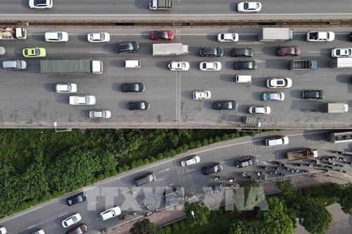 Người dân ùn ùn đổ về Thủ đô sau kỳ nghỉ lễ 30/4 – 1/5
