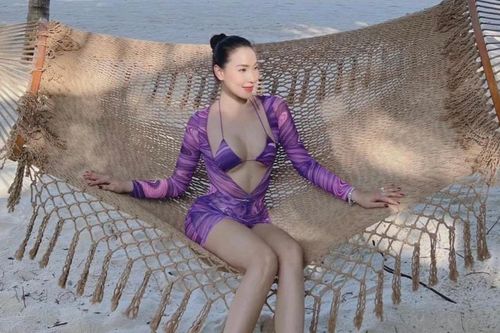 Quỳnh Thư đăng status úp mở nghi vấn 'toang' chuyện tình cảm: 'Hạnh phúc đến muộn cũng không sao'