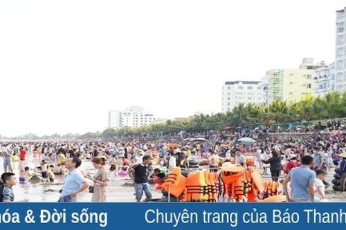 Biển Hải Tiến đón hơn 75.000 lượt khách trong dịp lễ 30/4 - 1/5
