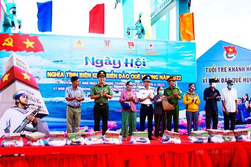 Đoàn Thanh niên các đơn vị: Tổ chức hoạt động tuổi trẻ hướng về biển, đảo quê hương