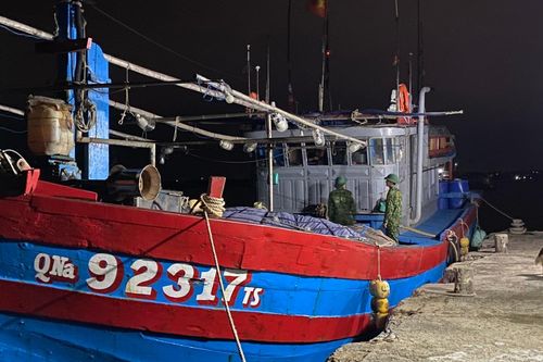 Cứu tàu cá cùng 5 thuyền viên gặp nạn trên biển Cù Lao Chàm