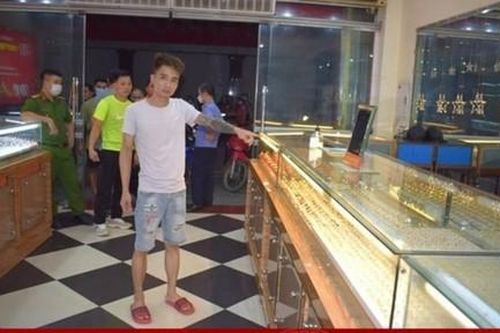 Thanh niên cướp vàng rồi đến công an báo mất trộm xe để đánh lạc hướng