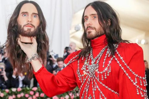 Khoảnh khắc gây sốc nhất Met Gala