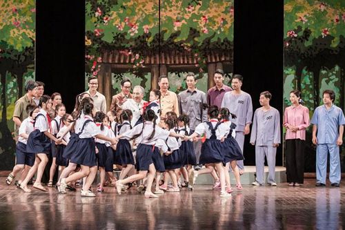 'Lá đơn thứ 72' - vở diễn xúc động về hình tượng Bác Hồ
