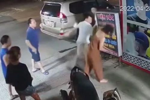 Vụ phó công an phường đánh phụ nữ: Dù hai bên hòa giải vẫn đủ căn cứ xử lý