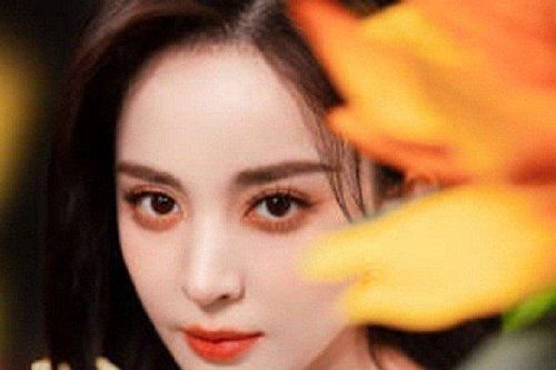 'Mỹ nhân Tân Cương' Cổ Lực Na Trát mở lại bình luận sau 6 năm