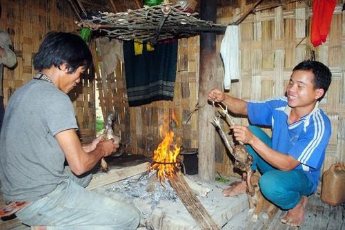 Tục thờ lửa của người Khơ Mú